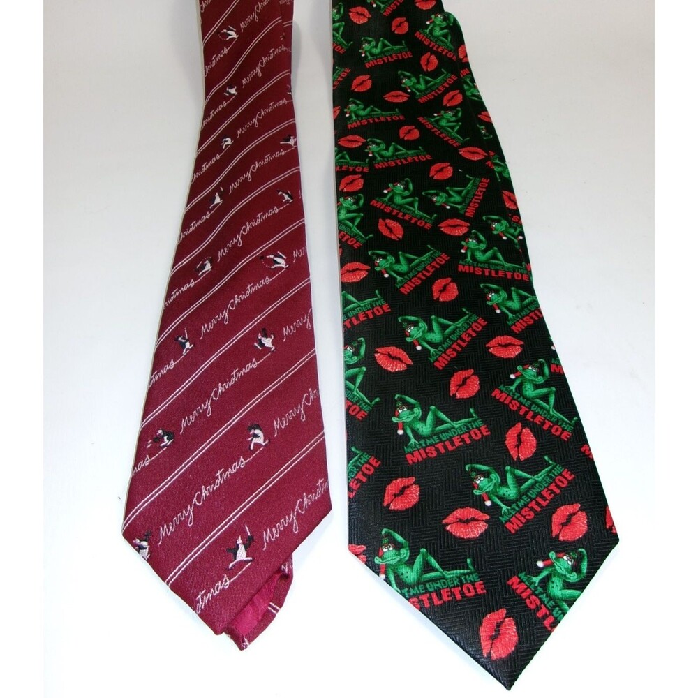 Kiss Me Under the Mistletoe Frog Santa Hat XMas and Burgundy Merry Christmas Tie